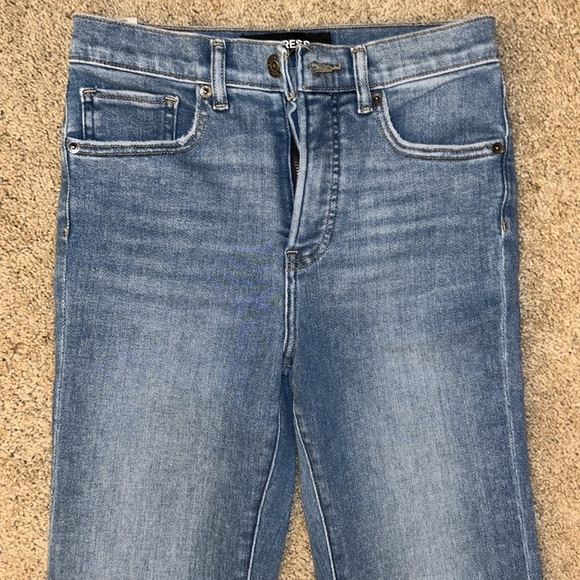 Express Women’s Jeans - Picture 2 of 6